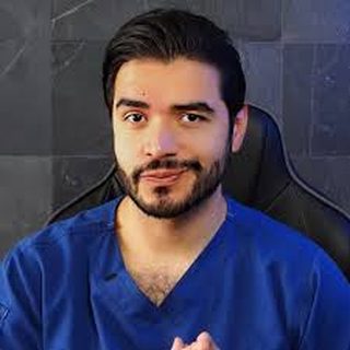 Dr. Víctor Encina